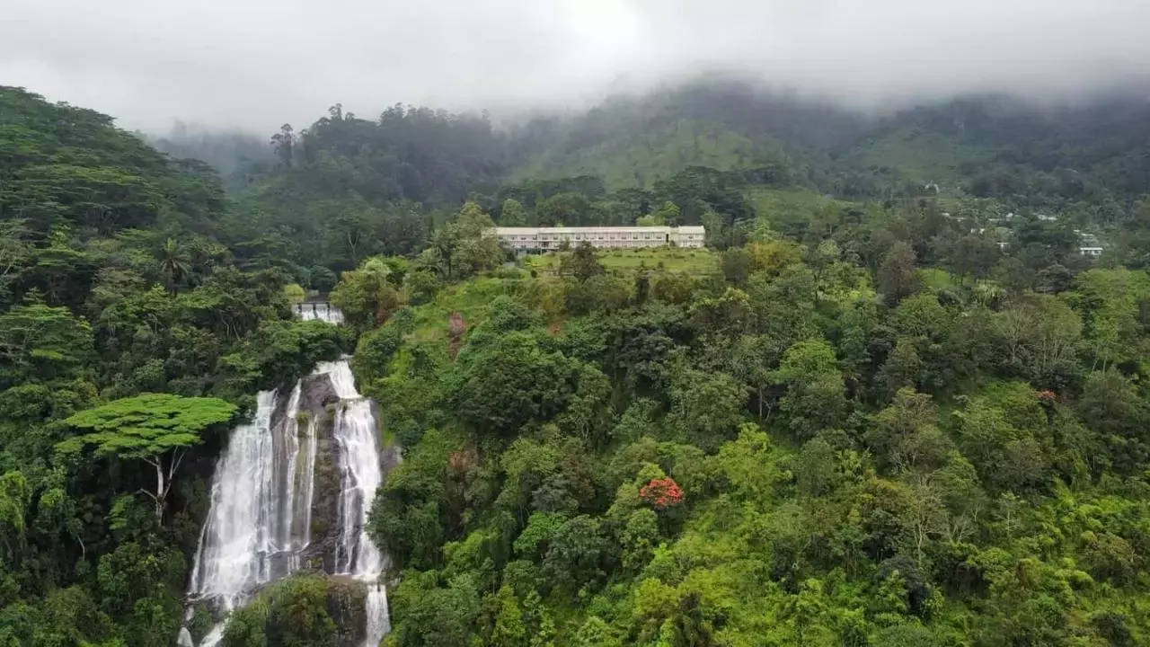 هتل هوناس فالس کندی